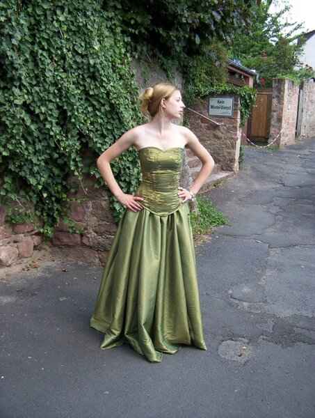 Abiball-Kleid meiner Schwester von vorne...