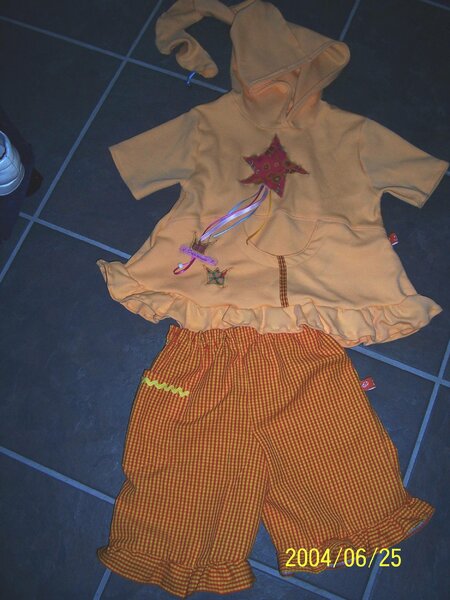 Jule und knielange Hose