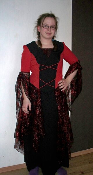 Vampirkleid nach Burda "Mystische Hexen"