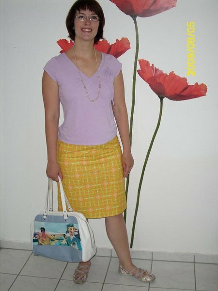 Nein, ich sehe nicht aus wie Queen Mum!!!
Retro-Rock für Retro-Mädchen!