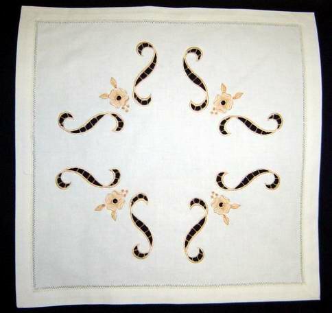 Cutwork Mitteldecke