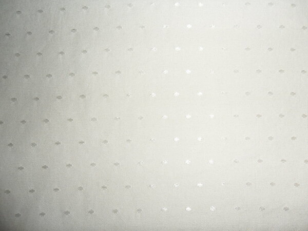 Stoff 18:
Stretchjersey creme/naturweiß bi-elastisch mit glänzenden Punkten 
vorgewaschen
150 x 210 => 3,15 m²