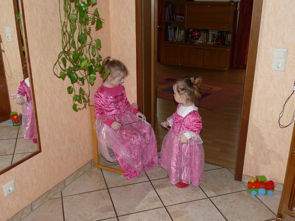 Meine beiden Zicken 
Ronja (5) und Samira (2)