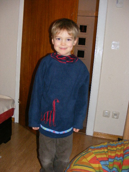 Mein Großer in seinem "Annika"-Pullover - stolz wie bolle