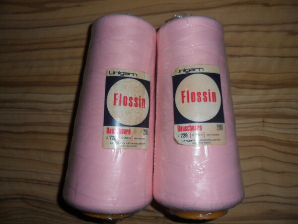 G01: 
Unigarn Flossin feines Bauschgarn rosa 10000 m
100% Polyester
nur noch 1 Kone vorhanden
Tauschwert 1,00 m²