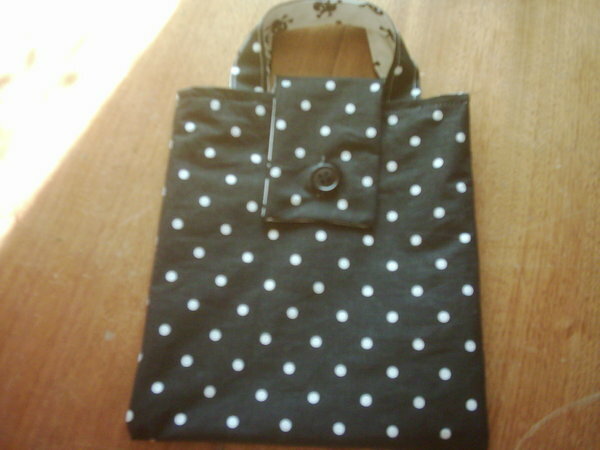 Kleine Tasche zum Aufbewahren der Großen