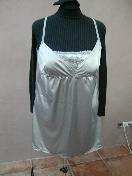 Unterkleid aus Burda 07/2013

auf Gr. 48 vergrößert