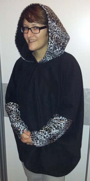 Poncho aus dickem Polarfleece und Fellimitat für meine Schwägerin