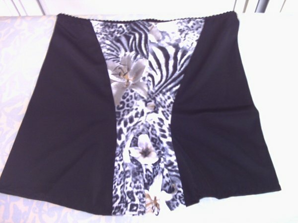 Winterunterhose in schwarz mit Blumen