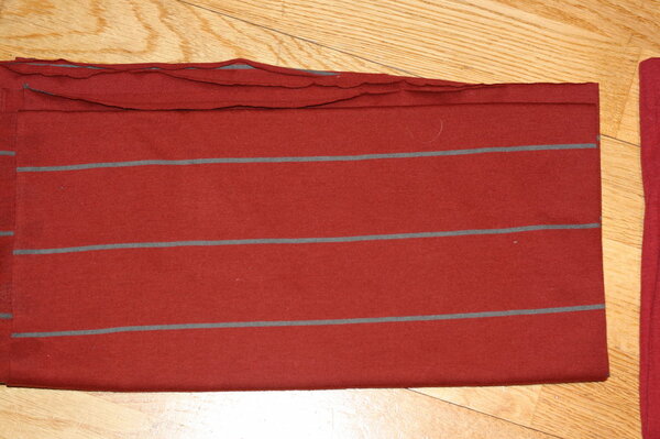 42. Sanetta Jersey rot mit grauen Streifen

0,75 x 1,50 m