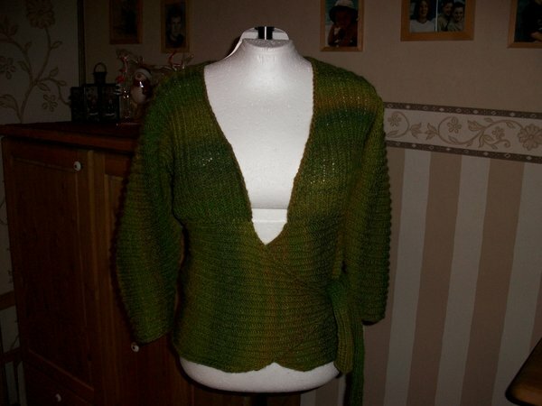 Gestricktes Wickeljacke