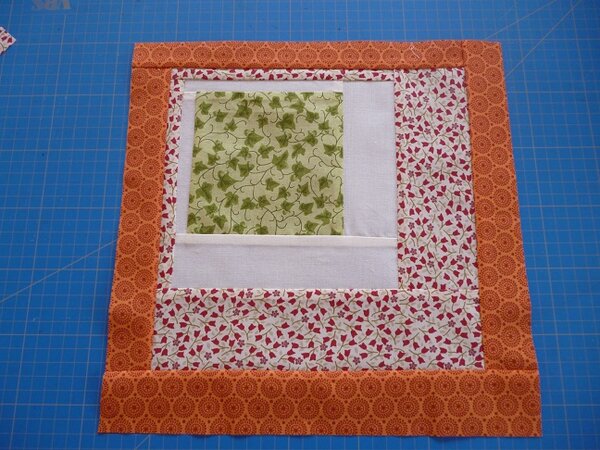 Craftsy BOM 9
genäht 07/12

Der ging zwar einfach, gefällt mir aber eigentlich nicht so sehr!