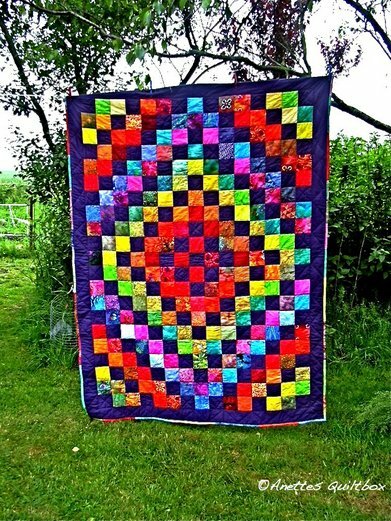 Hexentrip, heißt dieser Quilt den ich für meine Tochter entworfen und handgenäht habe