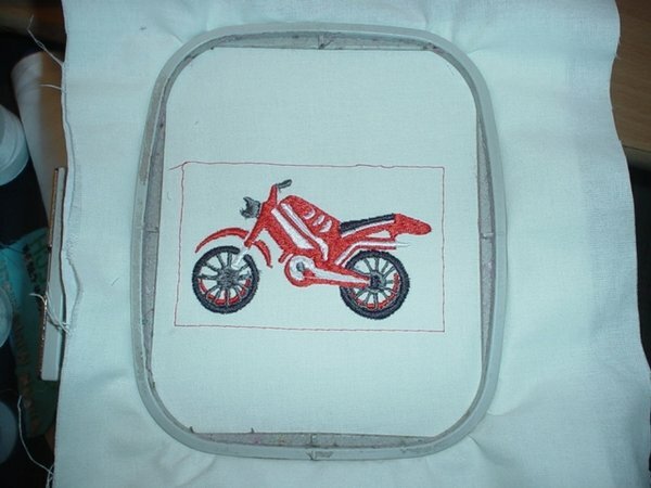 Motorrad in Rot
Selbst hergestellte Stickdatei.