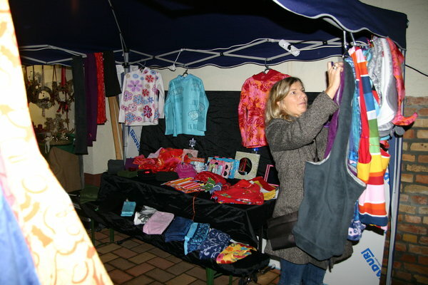 Wichtelmarkt Mannheim Neckarau November 2009
Zipfelpullis
Schals
Stifterollen
Nikolausstrümpfe