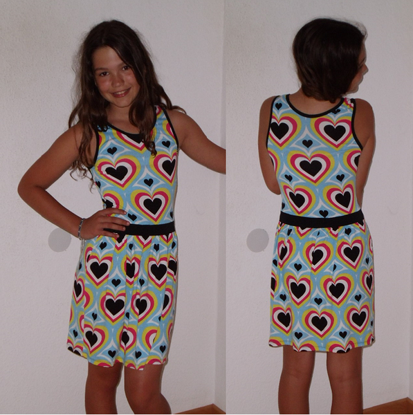 Herzen Kleid 152-158
