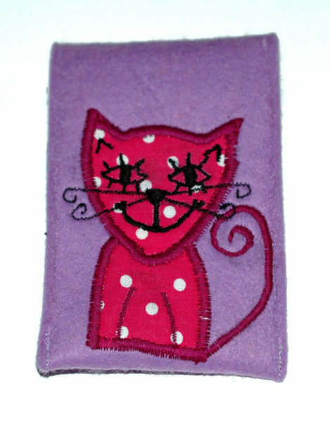 Handytasche
flieder Wollfilz und Katzenapplikation