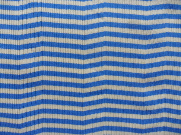 Stoff 122:
Stoff & Stil Rippstrick blau-beige
vorgewaschen
125 x 93 => 1,16 m²