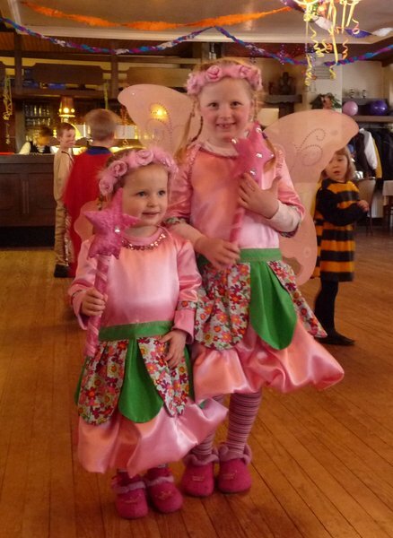 Ronja & Samira ( 6 & 3 )
Prinzessin Lillifee(n)