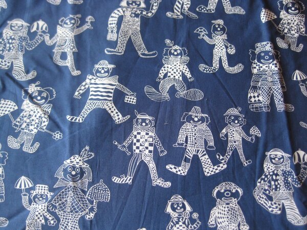 BW blau Clowns
130x140cm 1,82m²