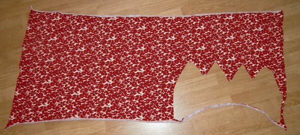S38 Jersey creme mit dunkelroten u petrolfarbenen Blumen
L 60 x B 80 = 0,5m² (plus Anhang, siehe Foto)