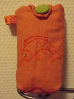 passende handytasche mit koistickerei