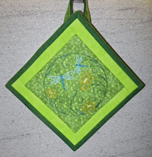 Topflappen mit Stickmuster