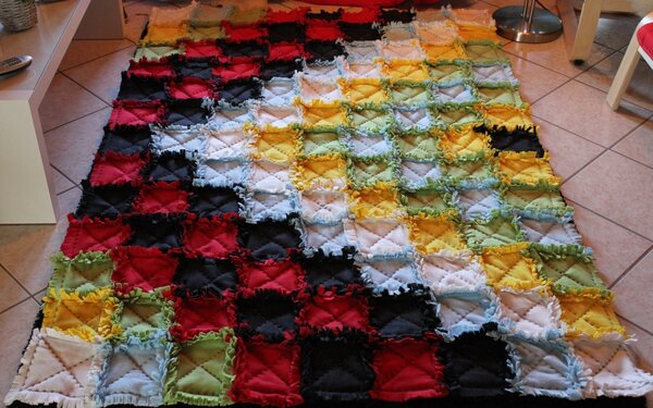 ein schneller Rag-Quilt aus Ikea-Decken für den Schatz