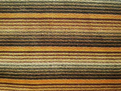 14) Strickstoff geringelt in Herbstfarben