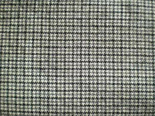 41) grau karierter Hosenstoff (Wollstoff?)