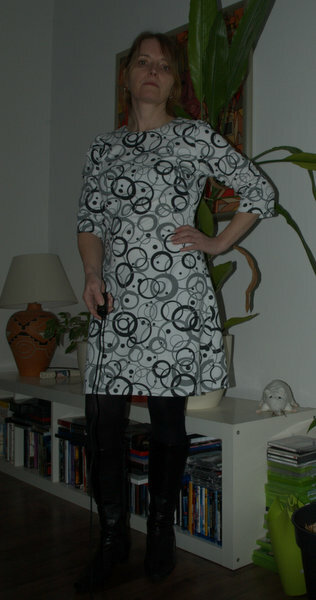 Brigitte Dress

BrigitteDress von Simple Sew
Polyesterelasthan Kreise von Stoffe.de