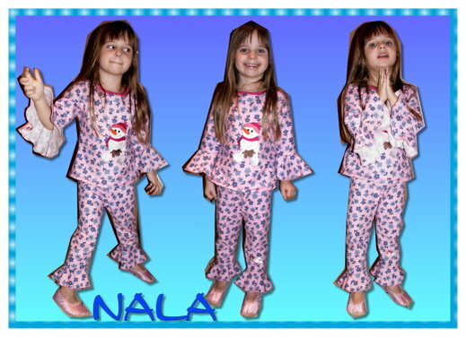 Nala
Endlich mit Stickmotiv ;o)
Meine Süße ist stolz wie Oskar da se es selbst ausgesucht hat