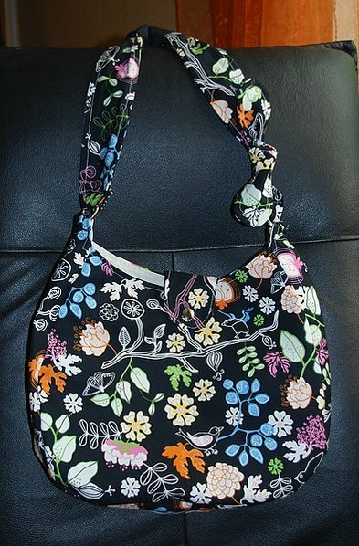 Tasche nach Hobo-Bag-Tutorial mit Ikea-Stoff