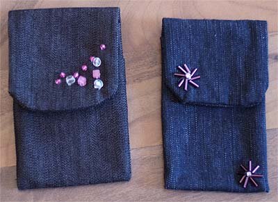 Die linke Handytasche habe ich auf der Creativa genäht. Da ich das Schnittmuster gleich mitbekommen habe, musste für das andere Handy auch eine her. Sogar meiner Freundin habe ich schon eine gemacht :-)