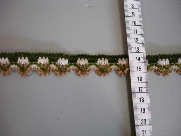 Borten 3:
Borte 2,3cm breit

Längen:
4,9m + 1,8m + 1,7m + 1,3m + 1,2m + 1,0m + 0,8m + 0,8m + 0,6m + 0,45m