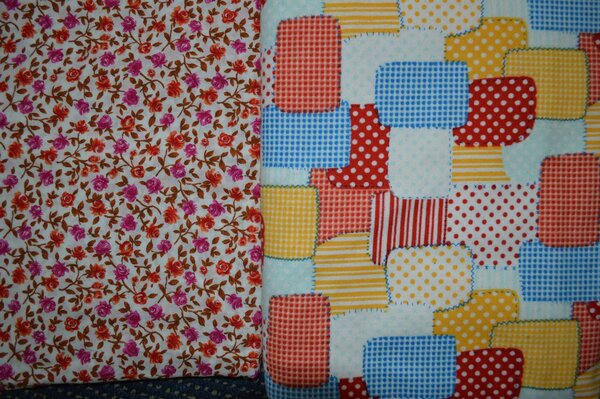 21) BW Blumen 80x150

22) RESERVIERT Flanell 105x120 + Anhängsel