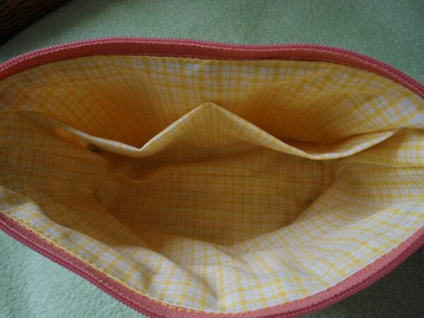 Kosmetiktasche "Gelbe Tulpen" - Innenleben