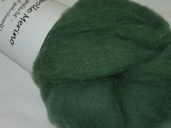 Wolle Nummer 2

Filzwolle aus 100% Merino
Farbe: grün

50gr

1 Knäuel vorhanden

Detail: Farbe und Struktur