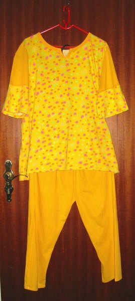 Leichter Schlafanzug , Material: Single-Jersey v. Butinette