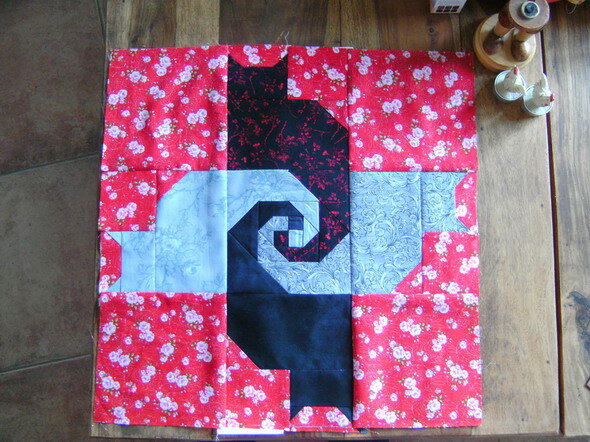 Erstes Quadrat Katzenquilt
-gnaze Katzen