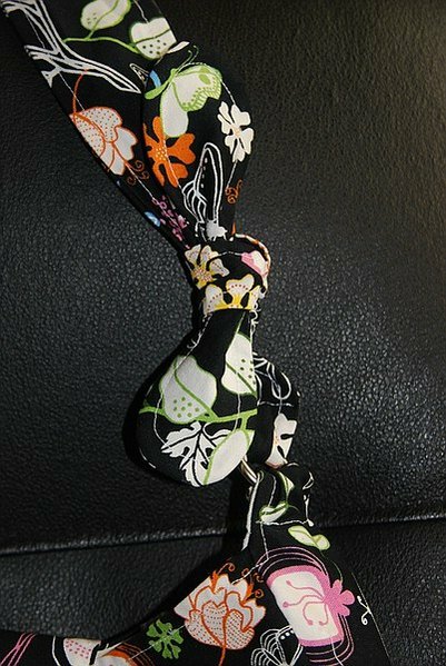 Tasche nach Hobo-Bag-Tutorial mit Ikea-Stoff Detail: Knotenverschluss
