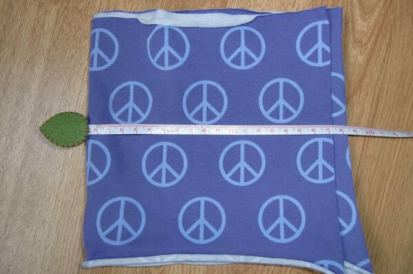 S42 Peace-Jersey lila, noch gut für einen schmalen Loop oder kurze Ärmel

0,2x1,5=0,3m²