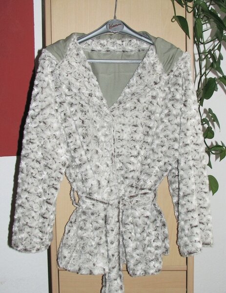 Kunstpelzjacke