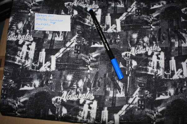 G8 - Sweatshirt
100% Baumwolle

1,00m x 1,60m 
= 1,60m²