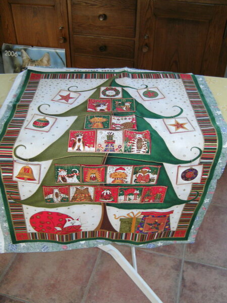 Adventskalender mit aufgenähten Taschen