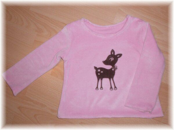 Nicky Antonia mit Velours Motiv
