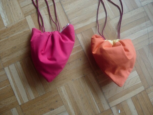 2 Herztaschen in Form