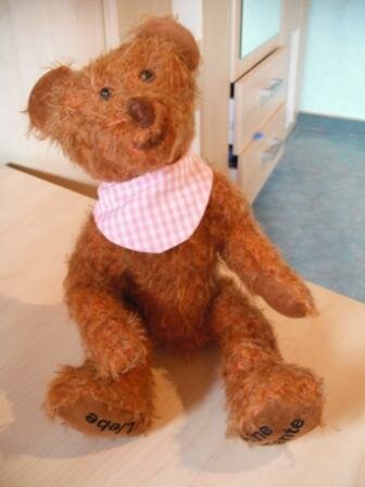 Mein aller aller allererster Teddy ist fertig... *freu*