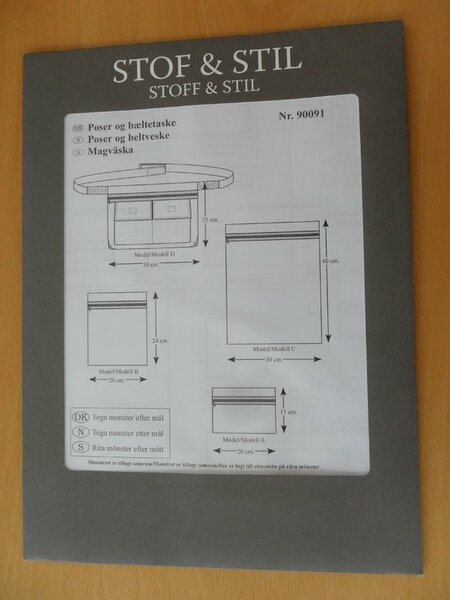 S23:
Schnittmuster Stoff & Stil Bauchtaschen 90091
Beschreibung auf norwegisch und schwedisch
Tauschwert 0,30 m²
NEU