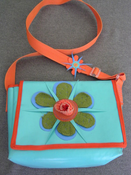 TASCHE AUS BLACHE,TÜRKYS MIT BLUME (JAN.08 )